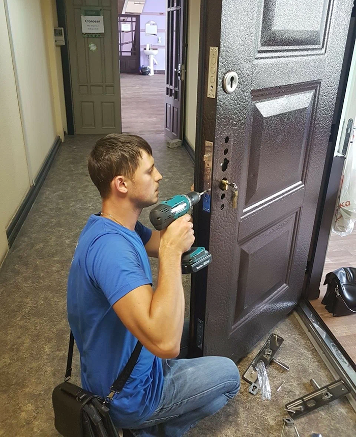 Residential locksmith services in Frederick MD, including lock installation, rekeying, smart lock setup, and emergency lockout assistance.