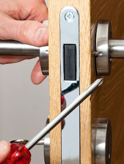 Locksmiths in Rockville, MD offering home security solutions, including lock installation, repairs, rekeying, and emergency lockout assistance